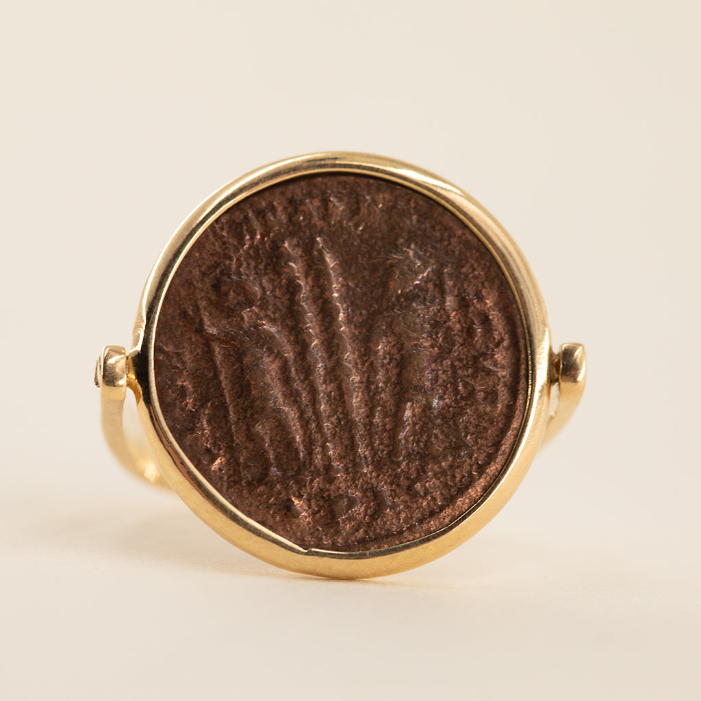 Bague rotative en or 18 carats et pièce de monnaie Romaine verso - n°22 collection 02 - Marie Starek 